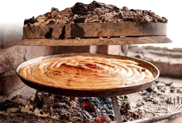 Tradicionalna pita pečena ispod sača